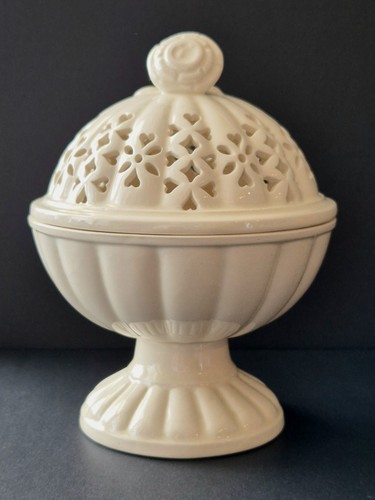 Pretty royal creamware - pretty,