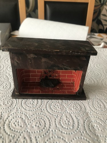 Vintage dolls house - tiny, toys