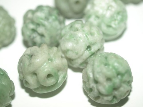 Vintage carved chinese bead - carved,