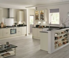 Howdens Discontinued Burford Ivory Kitchen Range