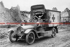 F014937 Ambulance Pervyse 1917