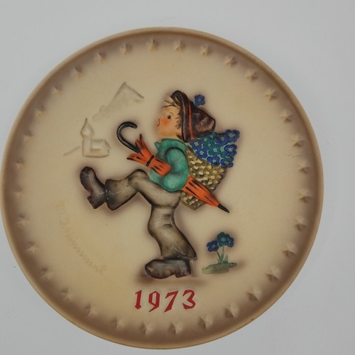 Goebel hummel annual plates