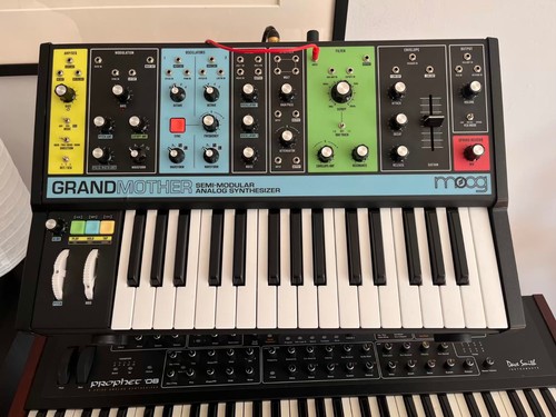 Moog grandmother semi modular - moog,