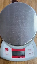 OHAUS CS SERIES 2000g LAB