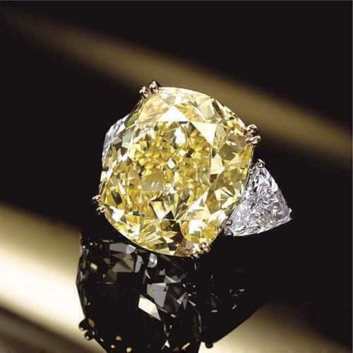Yellow cushion cut - cushion,