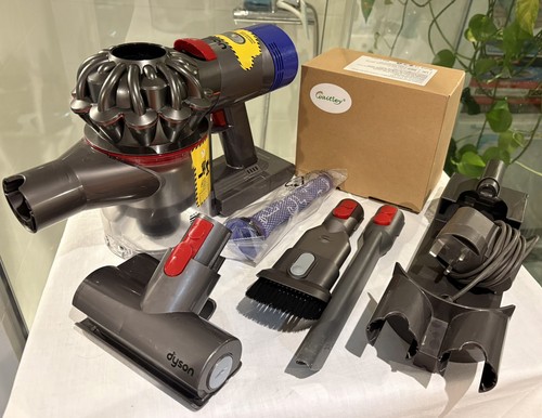 Dyson silver car - v8, vacuum