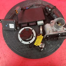 TRIUMPH TRIDENT LOCK SET 2022