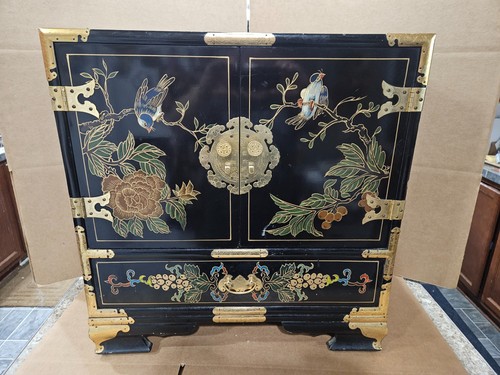 Vintagechinese black lacquer - black,
