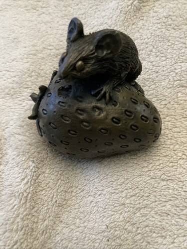 Orielle bronze mouse - mouse, on