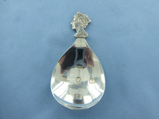VINTAGE  STERLING SILVER QUEENS. SILVER JUBILEE TEA CADDY SPOON  BIRMINGHAM 1977