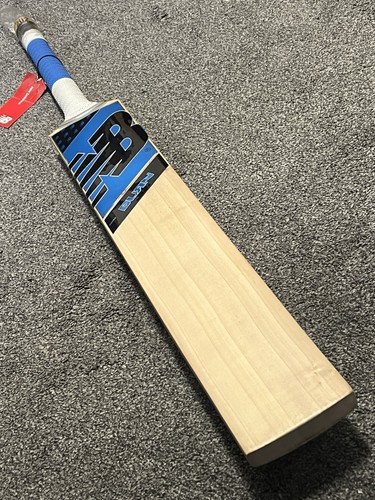 Burn cricket bat - nb, english