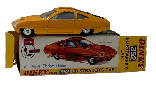 Dinky toys 352 - dinky, straker’s