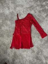 An one sleeve red tap outfit
