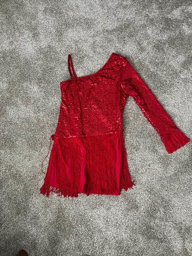One sleeve red tap outfit - an,