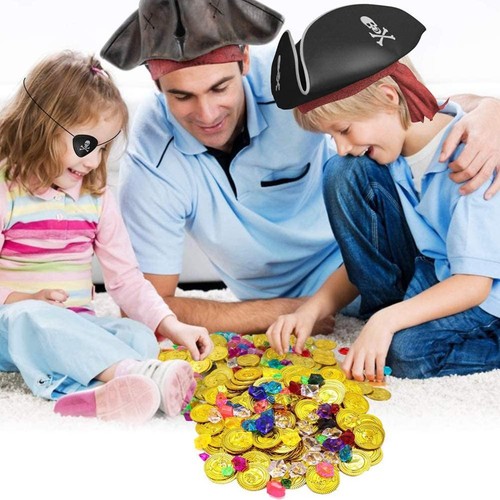 Pirate treasure chest - treasure,