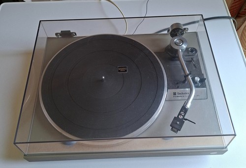 Technics turntable with - ,