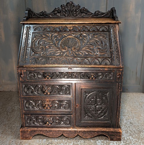 Heavily carved victorian oak - carved,