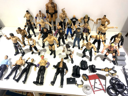 Wwe wrestling figures - x,