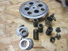 Suzuki DR750   Clutch basket bits