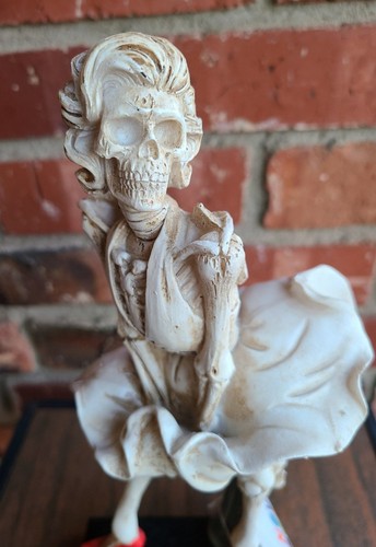 Novogratz halloween skeleton - novogratz,