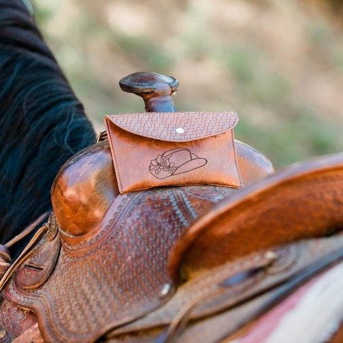 Custom horse saddle - horse, bag