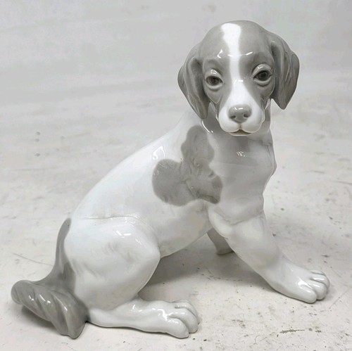 Nao lladro sitting - nao,