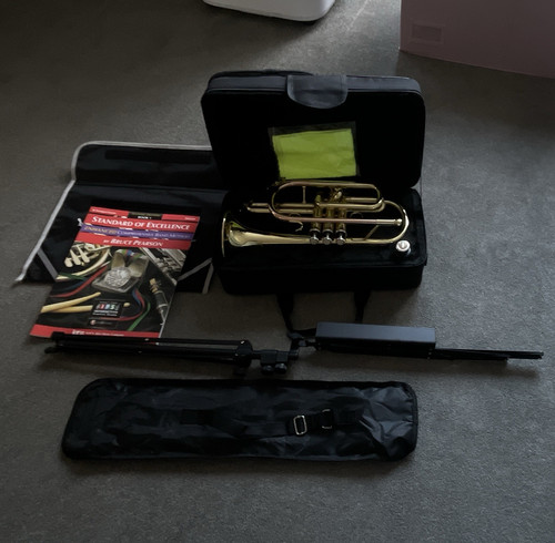 Gold trumpet with - bb, 3