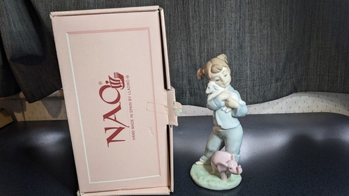 Nao lladro figure special - by,