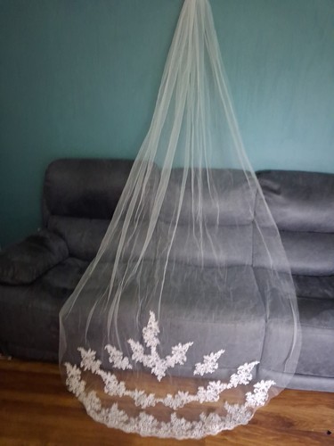 Ivory veil single tier chapel - ivory,