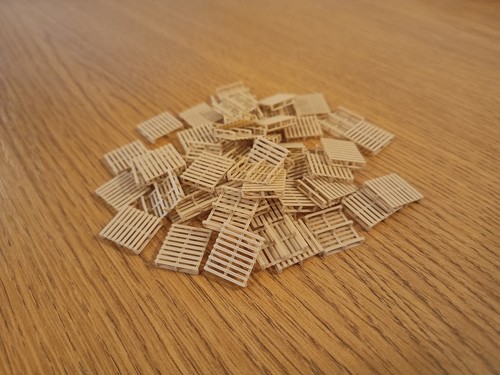 Gauge wooden pallets - /,