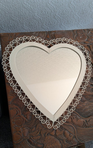 Shabby chic off - white, heart