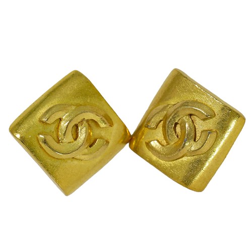 Chanel gold plated earrings - plated,