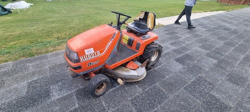 Kubota t1600 ride mower - on,