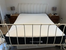 Mattress - KING SIZE.  Nectar Hybrid lite 25 cm . Memory Foam.  Excellent