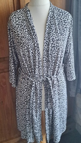 Bnwt short dressing - bnwt, by