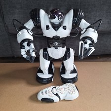 Wowee Robosapien Robot 2004 With Remote. Spares/Repairs.