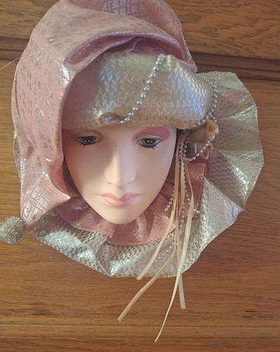 Vintage 1960 porcelain face - s,