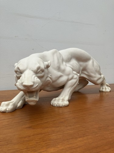 Crouching tiger white - crouching, resin