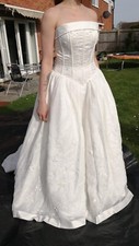 Ian Stuart wedding dress, Vintage 2004, no blemishes or stains