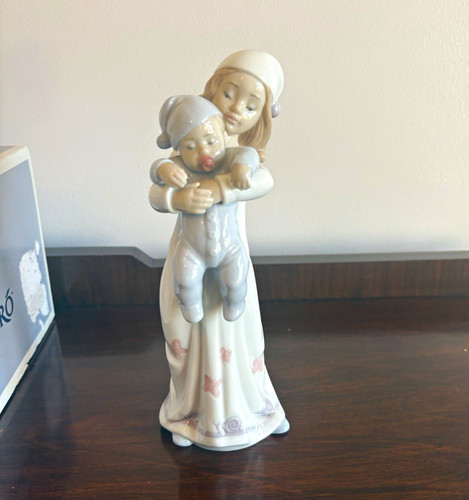 Lladro 8019 going - "going, bed"