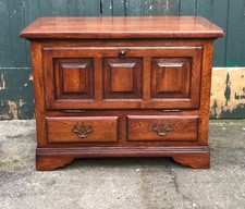 Clover Oak Solid Oak TV /