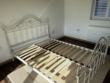 Laura Ashley - Double-Bed