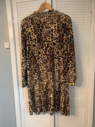Leopard print dress size - , 20