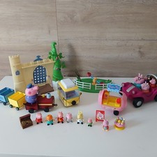 Peppa Pig Toy Bundle - Castle