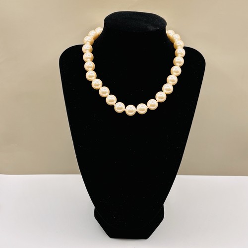 Vintage pearl choker necklace - pearl,