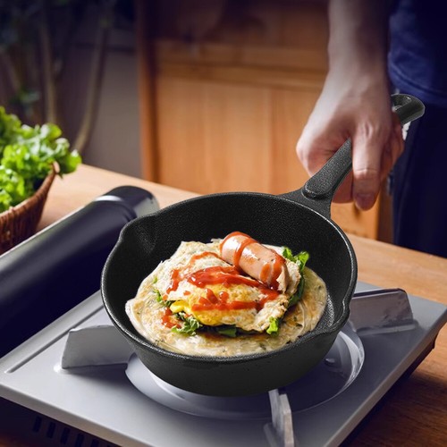Cast iron skillet - 8",