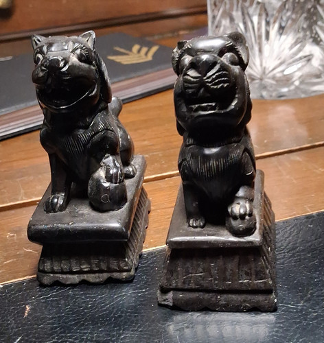 Black metal tiger - black,