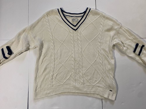 Hollister cable knit neck - cable, v-neck