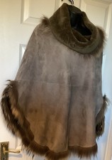 SUMPTUOUS NIGEL PRESTON 100% Lambs Leather and Fur Cape/ Ponch Size S VGC Rare
