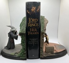 RARE Sideshow Weta Collectibles Lord of the Rings Book and Bookends Gift Set 